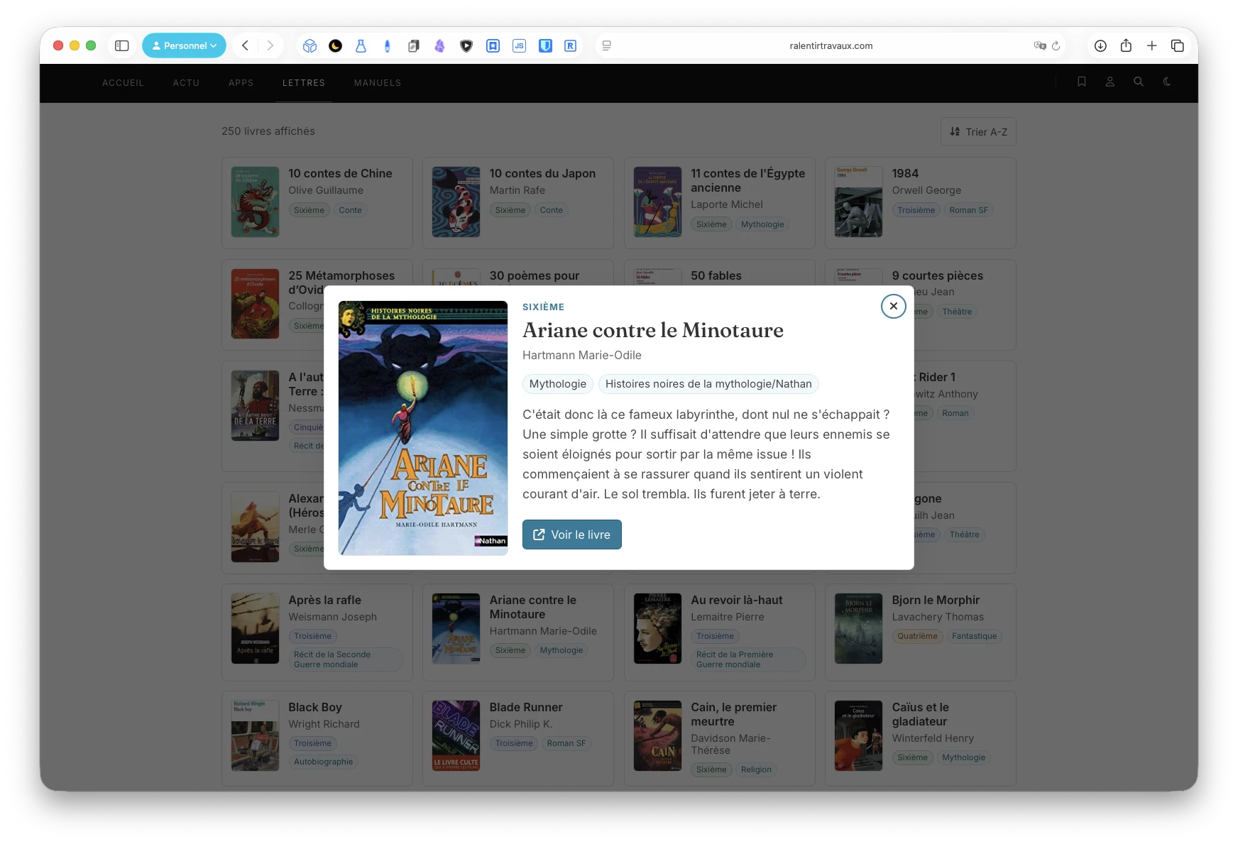 La nouvelle interface des manuels affichant une liste d’ouvrages et la fiche détaillée d’Ariane contre le Minotaure.